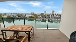 Waterfront Canal View Stylish Brand New Chic 2Bed 2Bath
